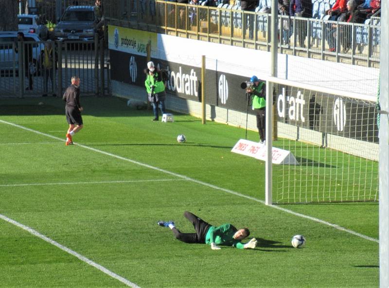 Strakoničtí fanoušci Slavie nemohli chybět na Dynamu.