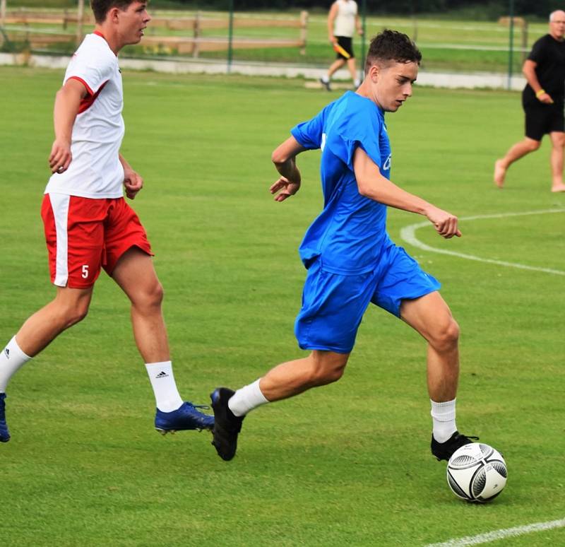 Přátelský fotbal: Sokol Bavorov přípravky 1999 - 2007 - FC Písek st. dorost 8:5.