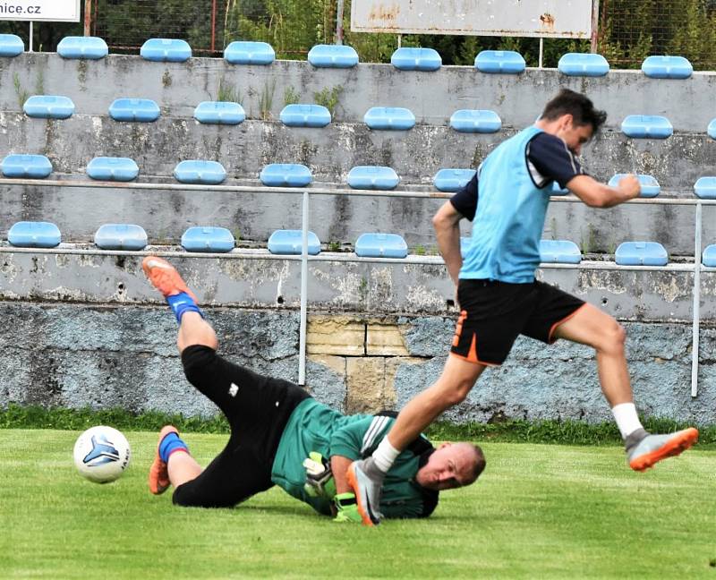 Junior odstartoval přípravu na novou sezonu. Trénink vedl sportovní manažer Tomáš Čakrt, který zaskakoval za trenéra Luďka Cimrhanzla.