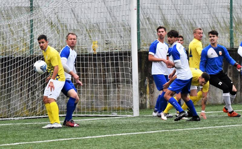 Fotbalový KP: Junior Strakonice - Jindřichův Hradec 3:6 (2:3).