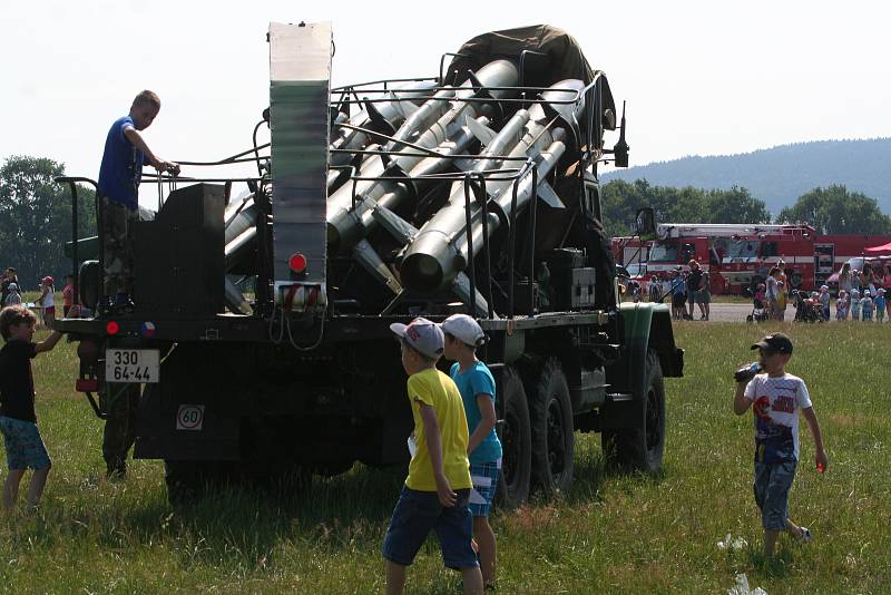 Strakonické letiště patřilo ve čtvrtek dopoledne dětem.