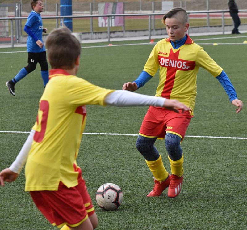 Žáci Junioru Strakonice se v přípravě utkali s fotbalisty FC MAS Táborsko.