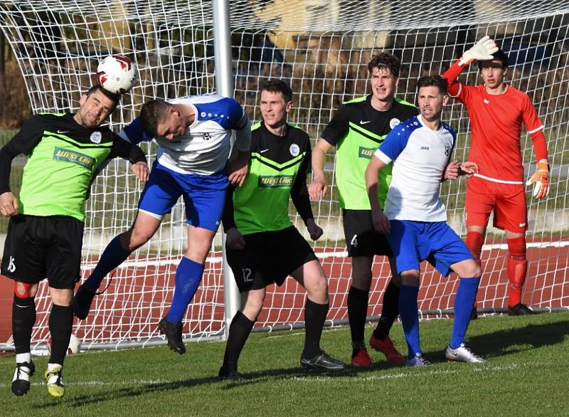 Fotbalový KP: Junior Strakonice - Rudolfov 1:2 (1:2).