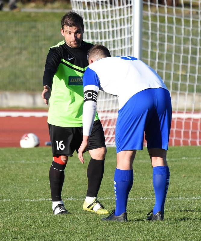 Fotbalový KP: Junior Strakonice - Rudolfov 1:2 (1:2).