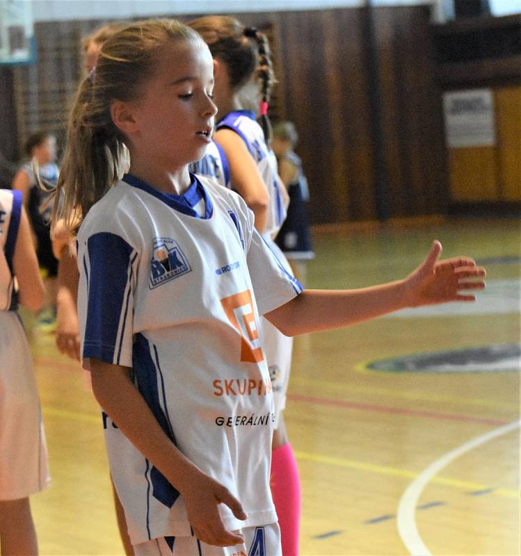 Basketbalové minidívky U11 Strakonic slaví další výhru.