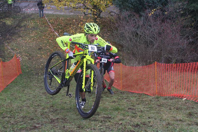 Cyklo závody na Děkanském vrchu ve Volyni.