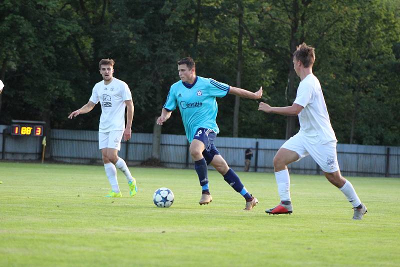 Fotbalová divize A: Katovice - Mariánské Lázně 1:3 (1:2).