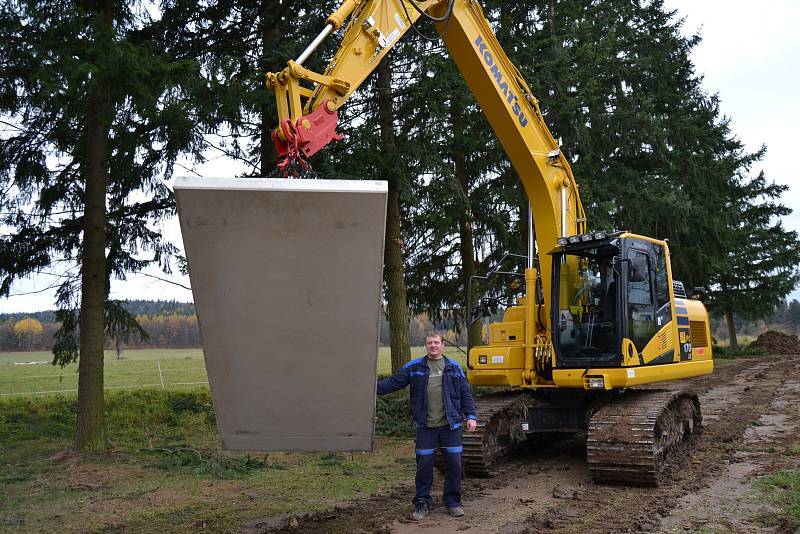 Nová vodní nádrž bude v Drahonicích hotová již koncem listopadu.