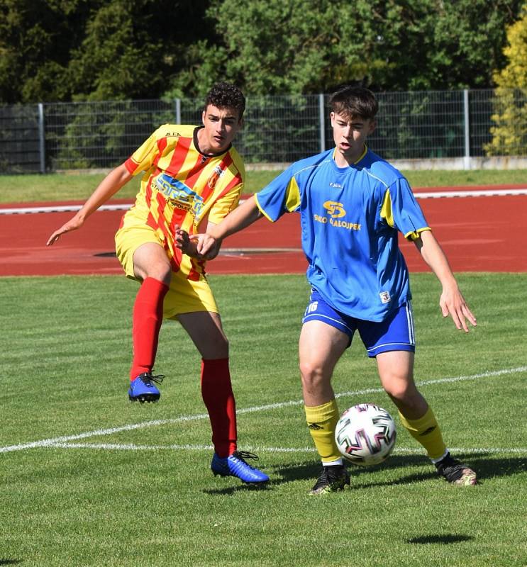 Divize staršího dorostu: Junior Strakonice - Senco Doubravka 3:2 (1:1).