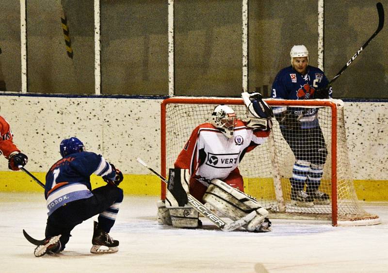 Hokejová Krajská liga: HC Strakonice -  OLH Spartak Soběslav 3:4.