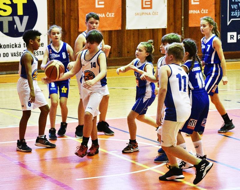 Vánoční turnaj U12: BK Strakonice - SBK Strakonice 74:12.