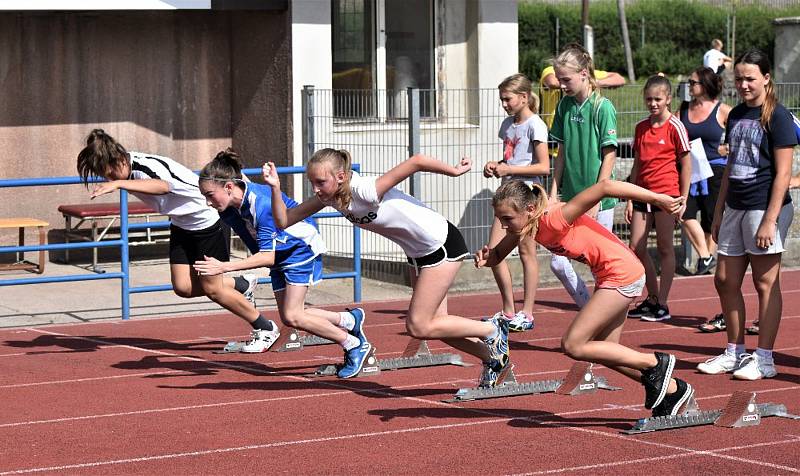 Mladí atleti soutěžili v okresním kole atletických soutěží 1. - 5. tříd.