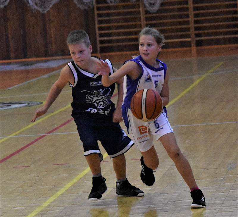 Basketbalové minidívky U11 Strakonic slaví další výhru.