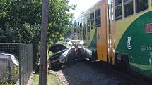V Mačkově na přejezdu došlo k nehodě auta a vlaku.