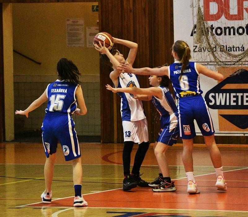 Vánoční turnaj U12: BK Strakonice - SBK Strakonice 74:12.