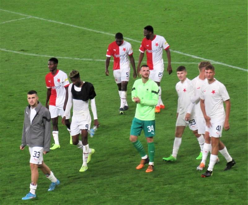 Strakoničtí fandové Slavia Praha vyrazili na Konferenční ligu proti FC Ballkani.