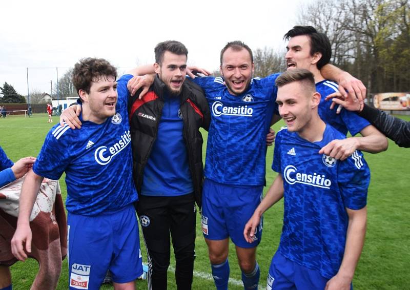 Fotbalová divize: Otava Katovice - Petřín Plzeň 3:0 (2:0).