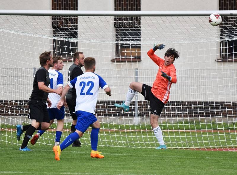 Fotbalový KP: Junior Strakonice - Olešník 0:1 (0:0).