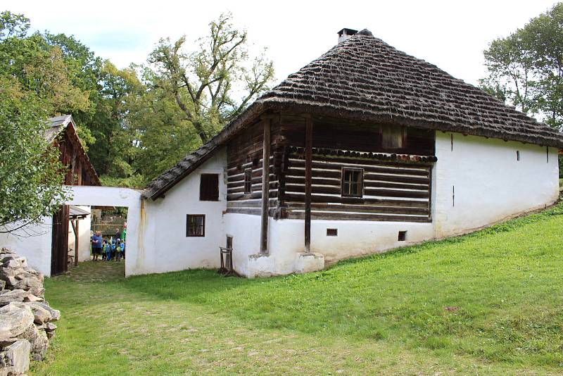 Nejoblíbenějšími místy turistů na Strakonicku jsou zámek Blatná a Hoslovický mlýn. Ukázal to průzkum Strakonického deníku.