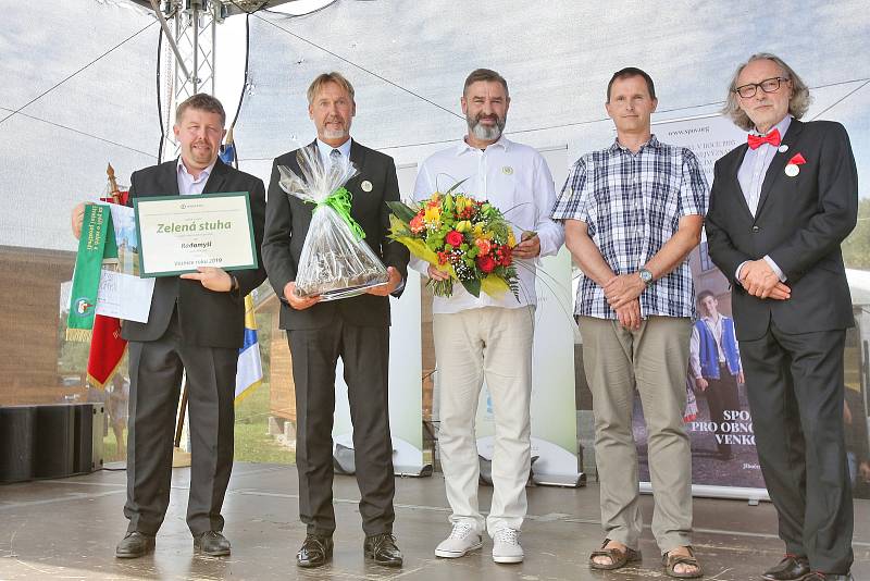 Čejetice usilovaly o titul Jihočeské vesnice roku pět let. Místní lidé si život v Čejeticích chválí.