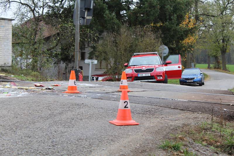 Na železničním přejezdu v Sudoměři na Strakonicku se srazila v pátek 11. listopadu dodávka s vlakem.