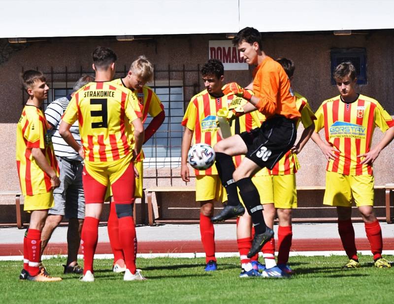 Divize staršího dorostu: Junior Strakonice - Senco Doubravka 3:2 (1:1).