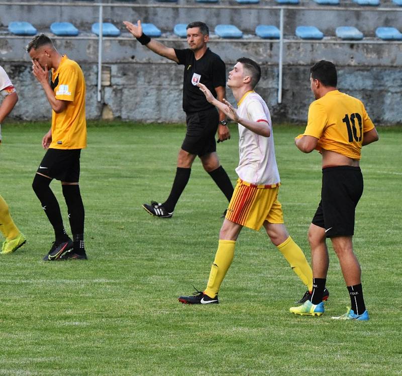 Přípravný fotbal: Junior Strakonice - Vacov 6:1.