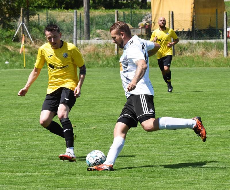 Fotbalová I.B třída: Sousedovice - Lhenice 1:2 (1:1).