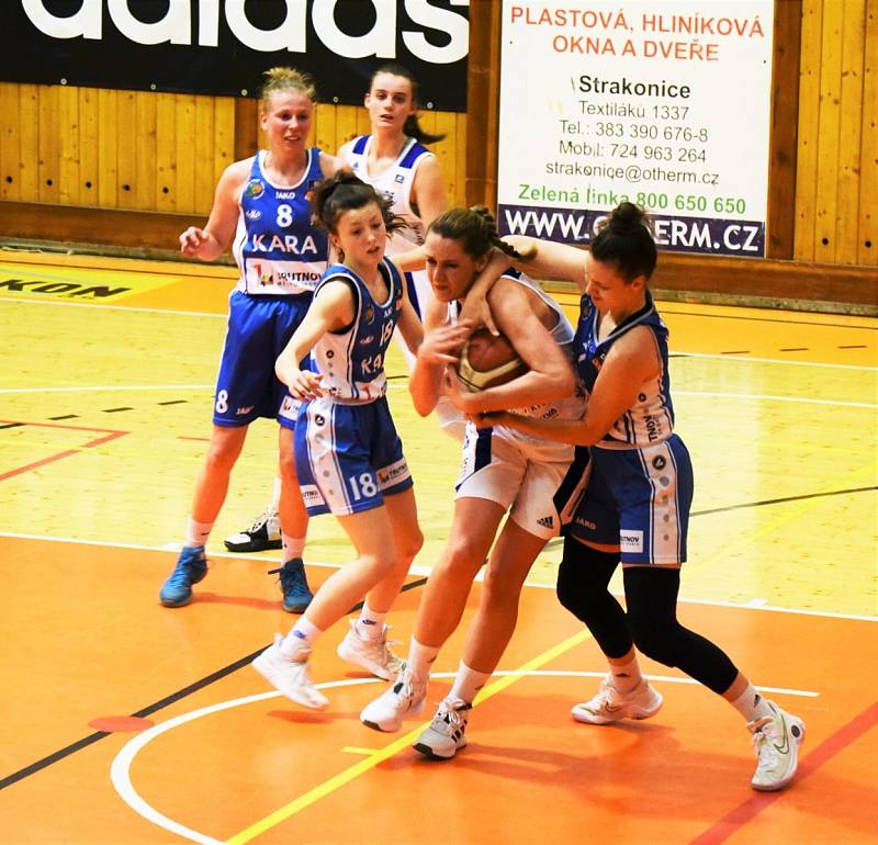 Play out basketbalové extraligy žen vyhrál Trutnov 3:2. Ilustrační foto.