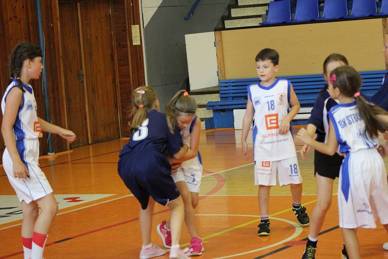 Superfinále zakončilo ročník Školské ligy v basketbale.