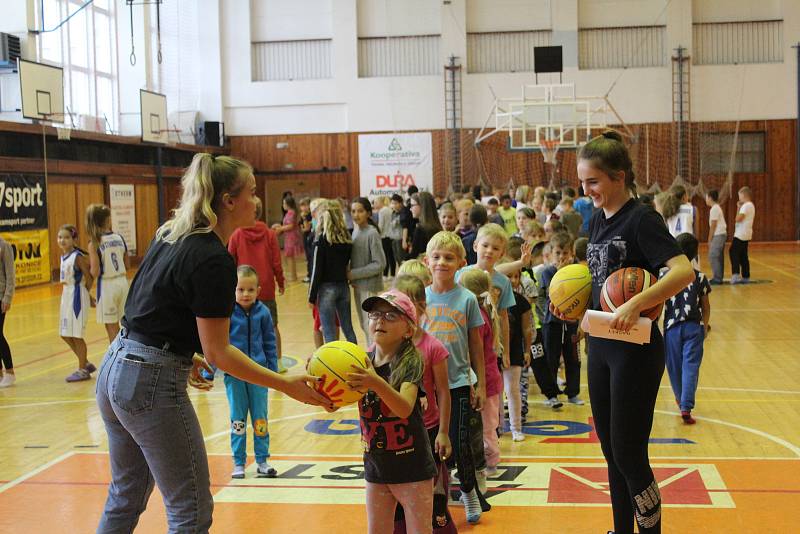 Superfinále zakončilo ročník Školské ligy v basketbale.