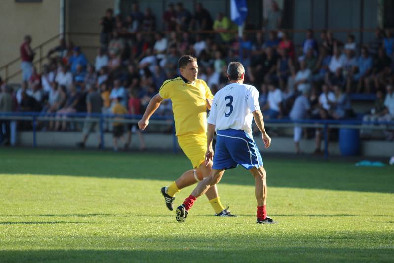 Z utkání Strakonice ČFL - Internacionálové 4:5 (penalty 5:4).