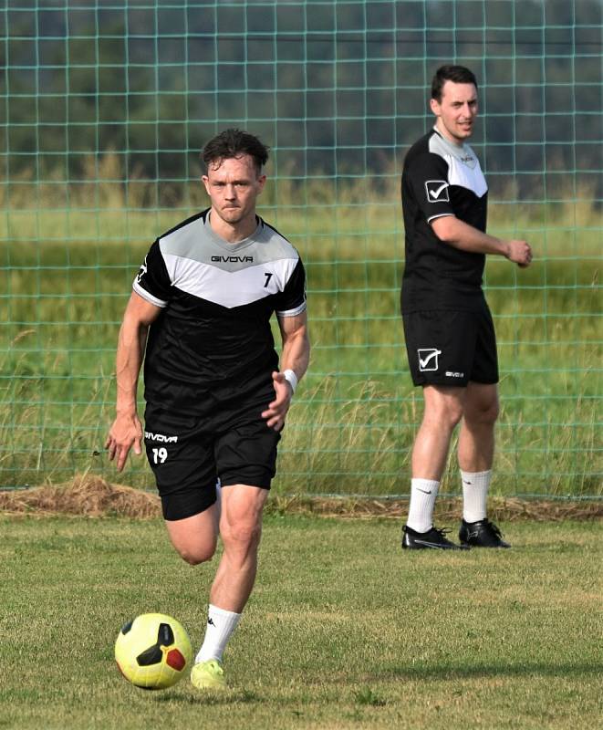 Fotbalisté Oseka již začali přípravu na novou sezonu v krajském přeboru.