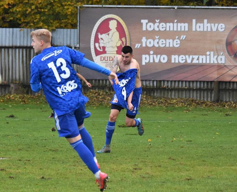 Fotbalvá divize: Otava Katovice - Slavoj Český Krumlov 2:1 (1:0).