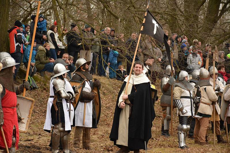 Akce se zúčastnilo 150 bojovníků, osm koní a tři a půl tisíce diváků.