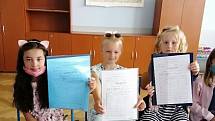 V Radomyšli ukončili žáci místní základní školy docházku už ve čtvrtek 25. června.