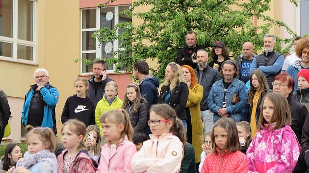 Radomyšl slavila 50. výročí otevření nové budovy základní školy.