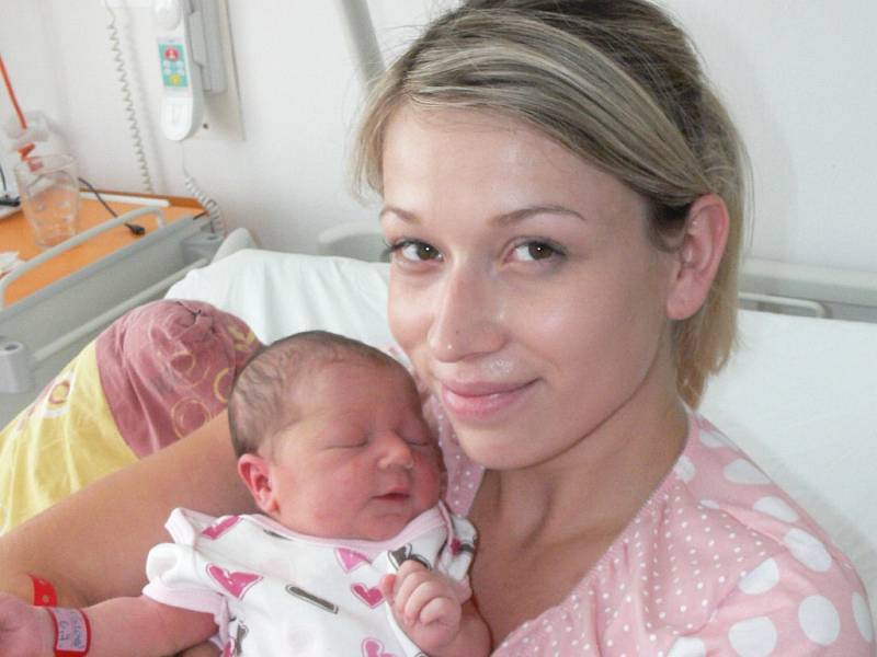 Sofie Ranglová, Vodňany, 6.7. 2016 ve 232.05 hodin, 3500 g. Malá 'Sofie je prvorozená.