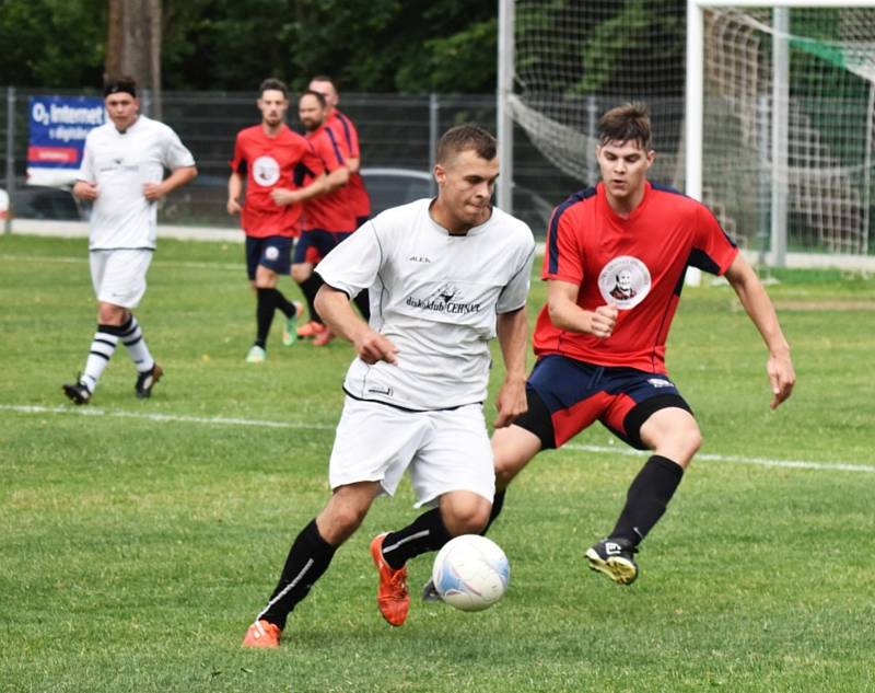 Přátelský fotbal: Sokol Cehnice - HC Strakonice 2:2 (0:1).