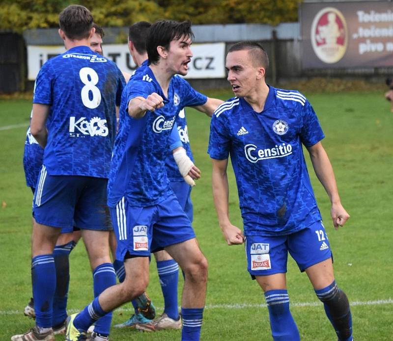 Fotbalvá divize: Otava Katovice - Slavoj Český Krumlov 2:1 (1:0).