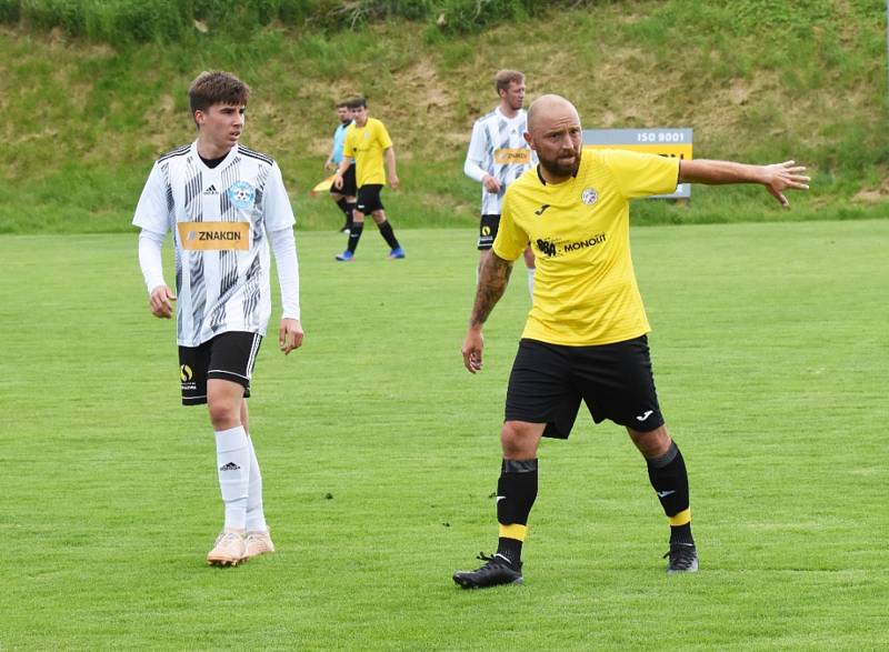 Fotbalová I.B třída: Sousedovice - Lhenice 1:2 (1:1).