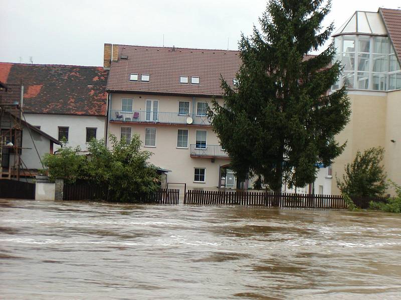 Ničivé povodně roku 2002 ve Strakonicích.