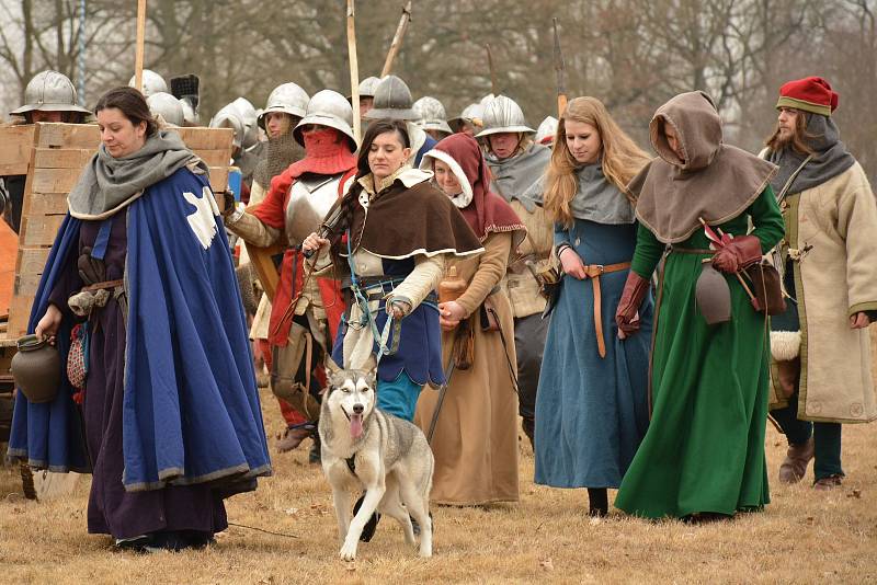 Akce se zúčastnilo 150 bojovníků, osm koní a tři a půl tisíce diváků.