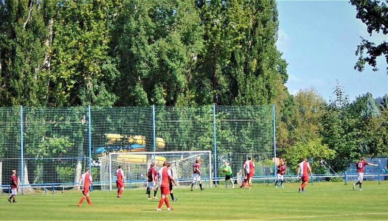 Pro Jakoubka hrály fotbal i výběry fanoušků Slávie a Sparty Praha.