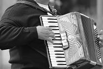 Heligonkáři a harmonikáři zahrají ve Strakonicích.