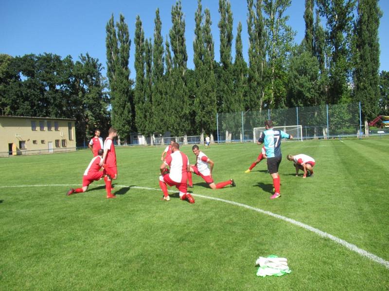 Pro Jakoubka hrály fotbal i výběry fanoušků Slávie a Sparty Praha.