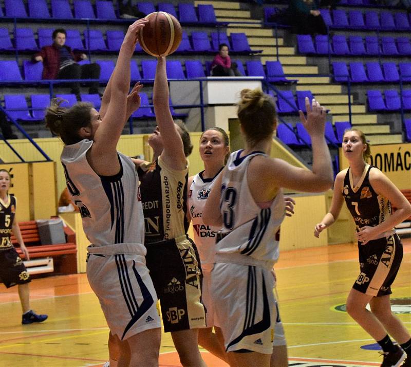 II. liga ženy: Strakonice B - HB Praha 93:74 (38:33).