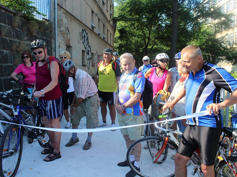 Strakonice - Cyklostezka kolem Volyňky je oficiálně uvedena do provozu.