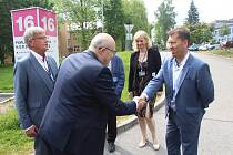 Do strakonické nemocnice přijeli ministr zdravotnictví Vlastimil Válek a ministr financí Zbyněk Stanjura.