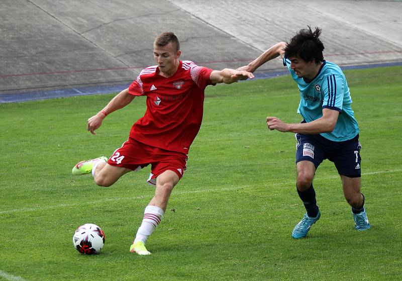 7. kolo FORTUNA divize A: SK Petřín Plzeň (červení) - SK Otava Katovice (modří) 7:0.